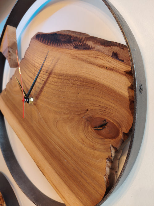Orologio da Parete Rotondo in Legno Masello di Olmo Made in Italy