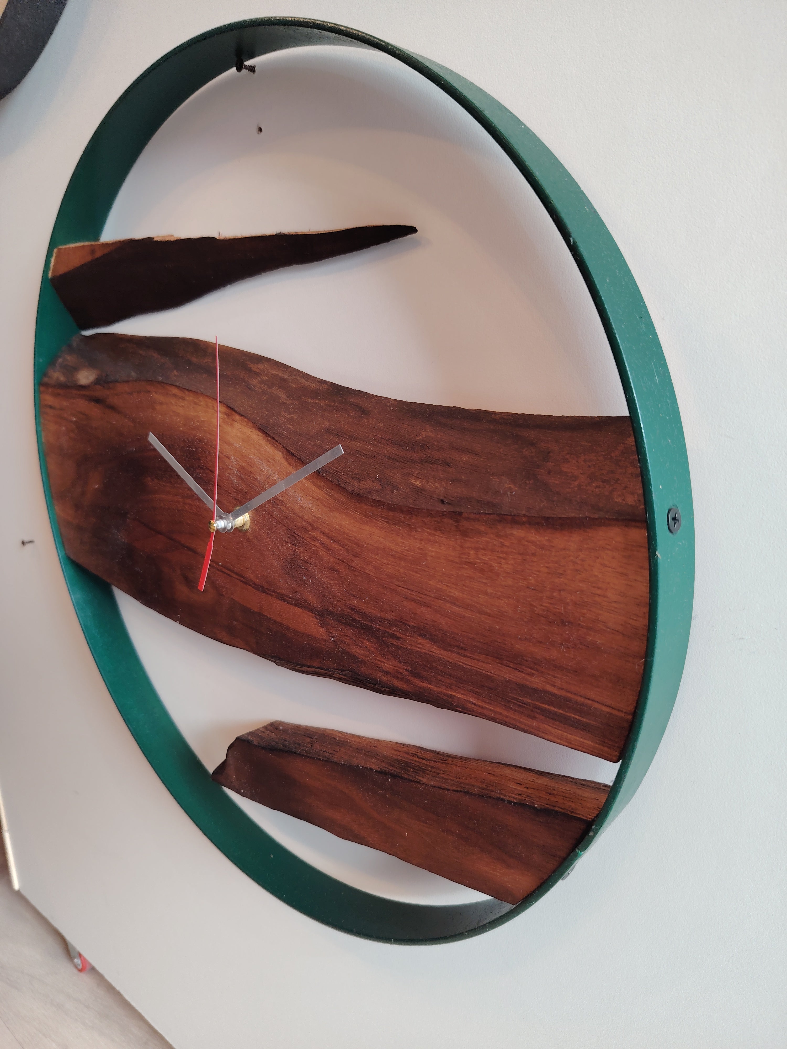 Orologio da Parete Rotondo in Legno Masello di NOCE Made in Italy