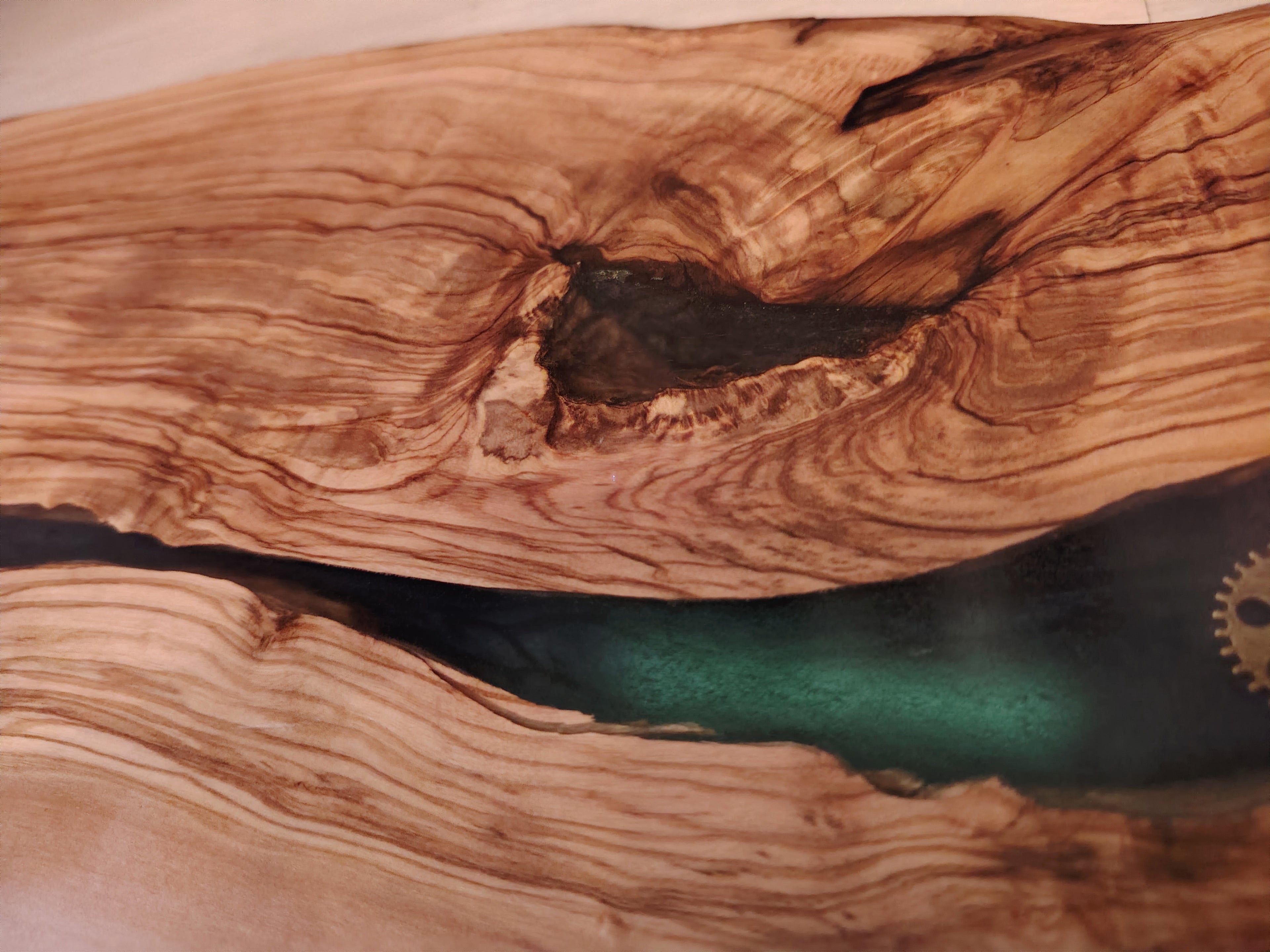 Vassoio in legno olivo