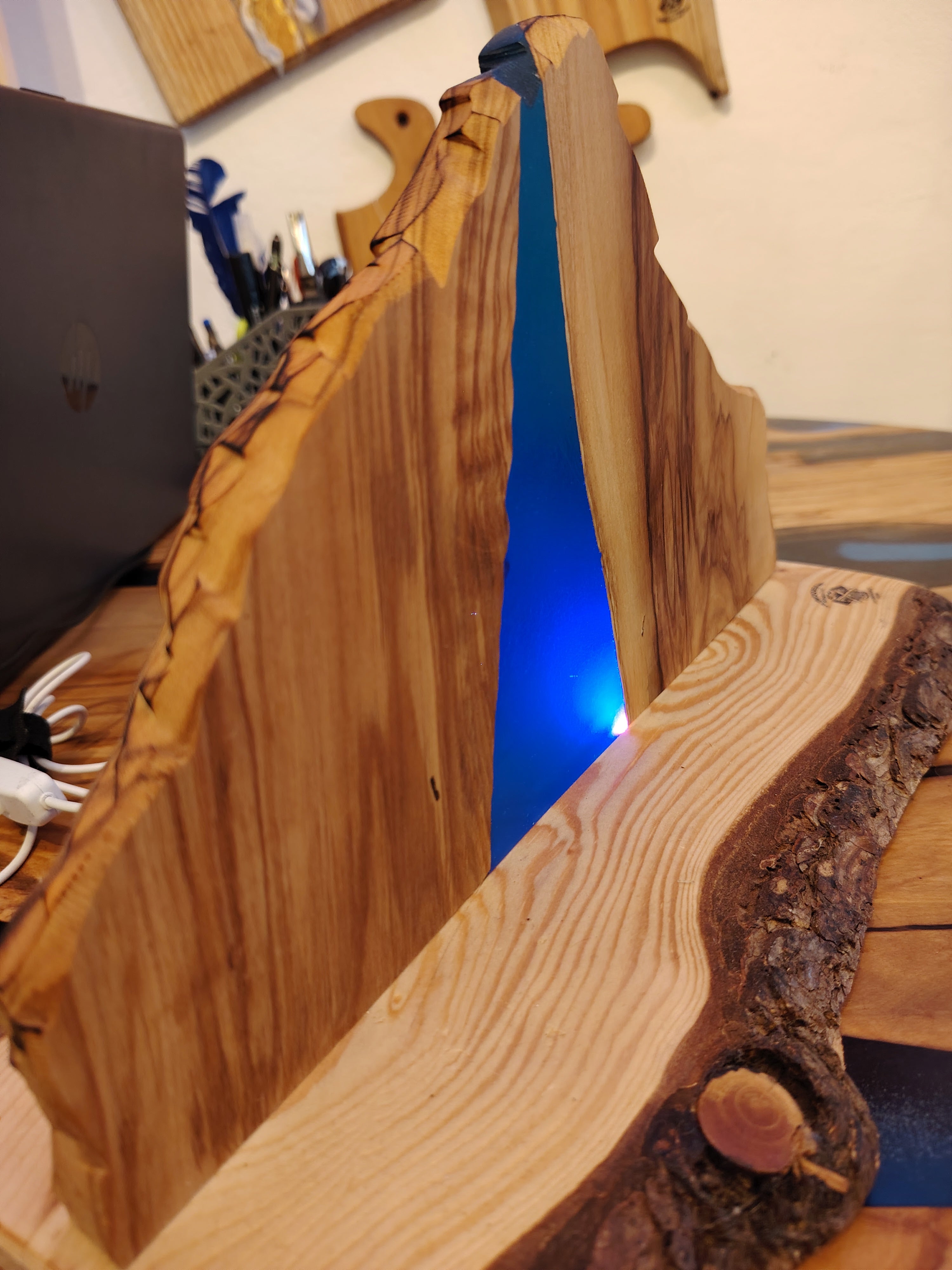 Lampada da tavolo legno olivo