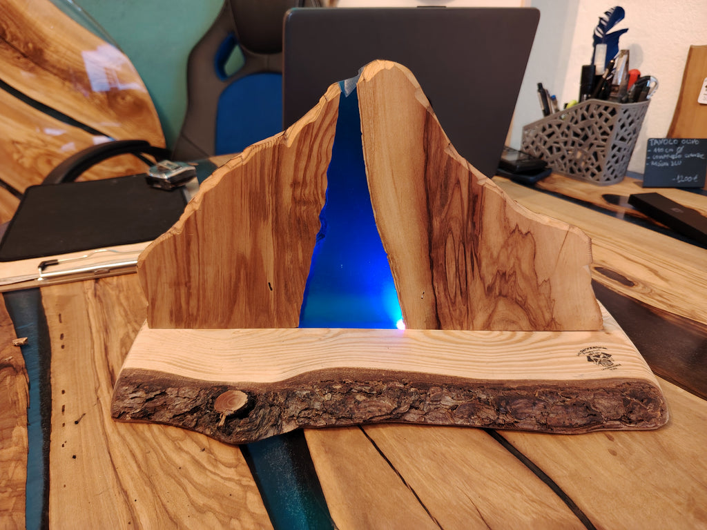 Lampada da tavolo legno olivo