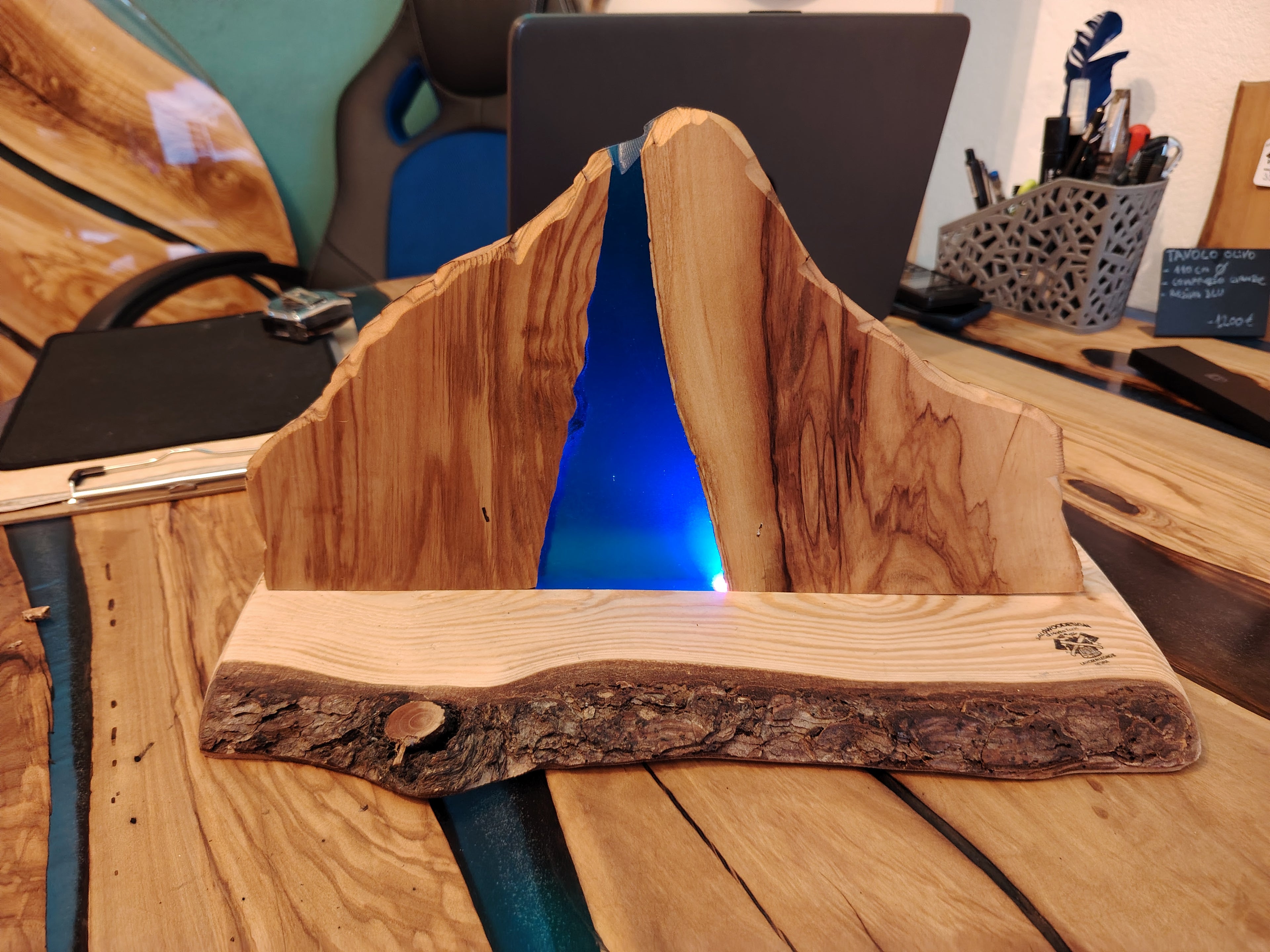 Lampada da tavolo legno olivo